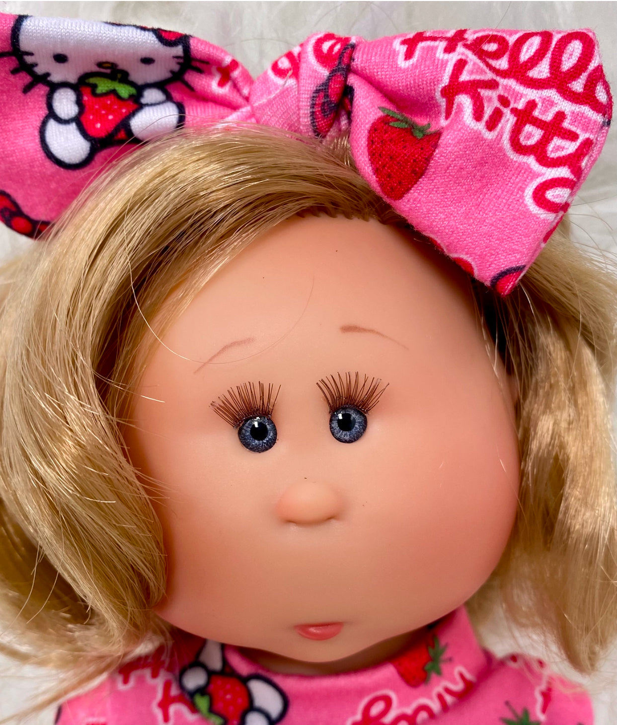 Falsies Lash Application Service for Mia Dolls